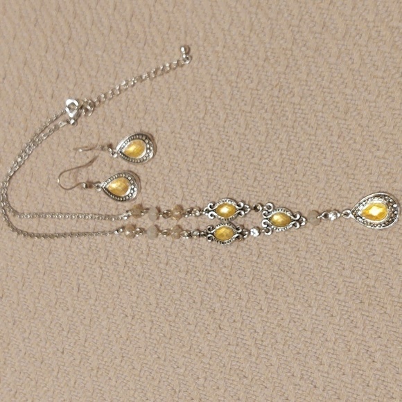 Avon Vintage Necklace and Earring Set - Picture 1 of 5